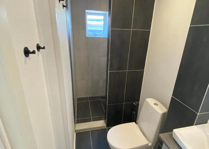 Adelgadehuset 3*